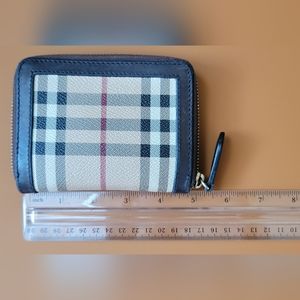 Burberry Wallet 💯 Authentic